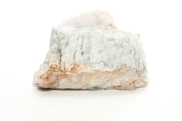 Échantillon Minéral Cristal Béryle Sur Fond Blanc — Photo