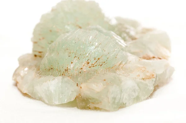 Kristal Işıklı Yeşil Mineral Örneği Nadir Toprak Minerali — Stok fotoğraf