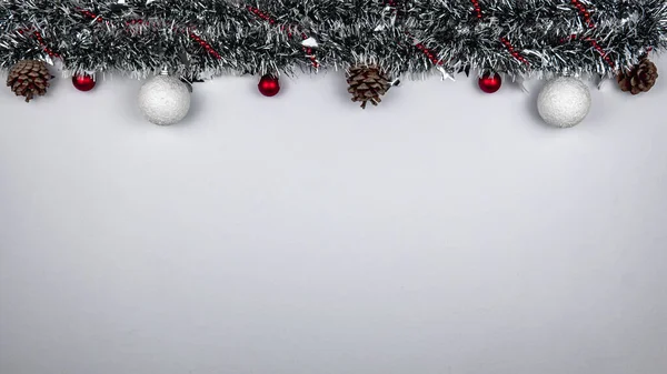 Прекрасні Різдвяні Прикраси Білому Тлі Копіювальним Простором — стокове фото
