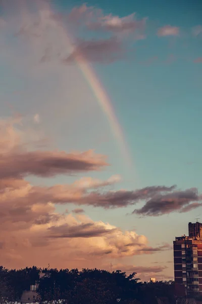 Vertical Shot Beautiful Rainbow City — Stock Photo, Image