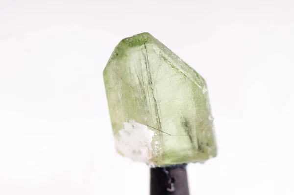 Canlı Yeşil Forsterit Kristal Mineral Numune Mücevheri Bilim Jeolojisi — Stok fotoğraf
