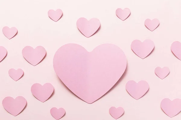 중앙에 심장이 발렌타인데이의 개념인 분홍색 솔기없는 — 스톡 사진