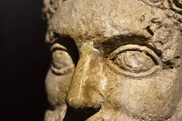 Detalles Cerca Los Ojos Nariz Una Antigua Estatua Piedra Hombre —  Fotos de Stock