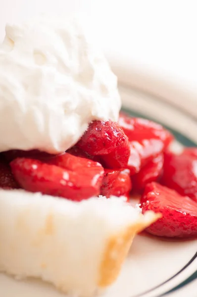 Frischer Shortcake Aus Shtrawberry Mit Biskuitteig Und Lokalen Erdbeeren Und — Stockfoto