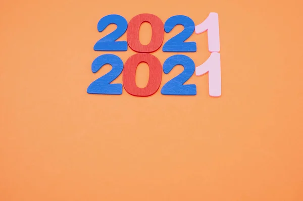Duas Menções 2021 Sobre Fundo Laranja Conceito Ano Novo — Fotografia de Stock