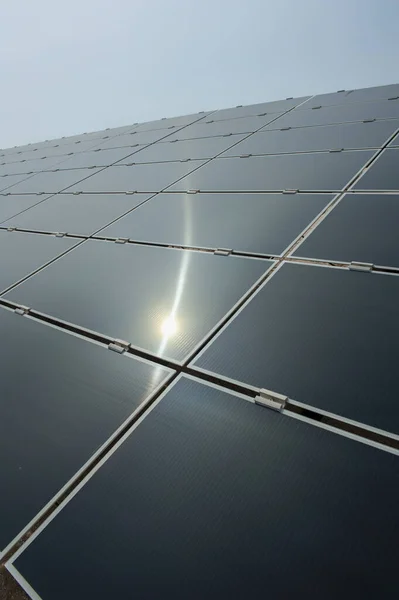 Una Toma Vertical Paneles Solares — Foto de Stock