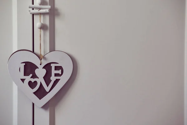 Disparo Una Linda Decoración Habitación Corazón Con Palabra Amor Colgando — Foto de Stock