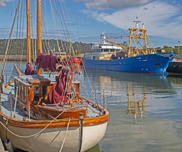 Рыбацкое Судно Яхта Пенрин Док Бангор Северный Уэльс — стоковое фото