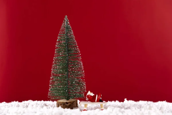 Крупный План Рождественского Украшения Красном Фоне — стоковое фото