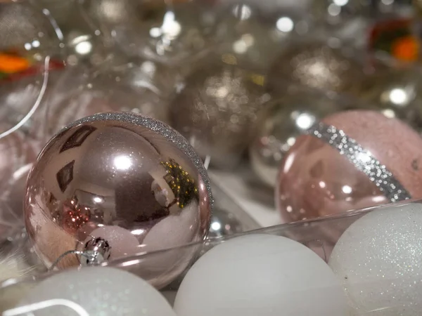 Een Selectieve Focus Shot Van Shi Kerstboom Ballen — Stockfoto