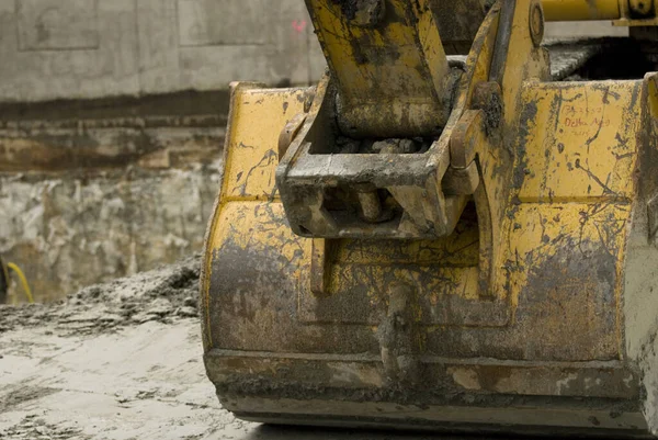 Close Balde Gigante Escavação Amarelo Enferrujado Uma Escavadora Canteiro Obras — Fotografia de Stock