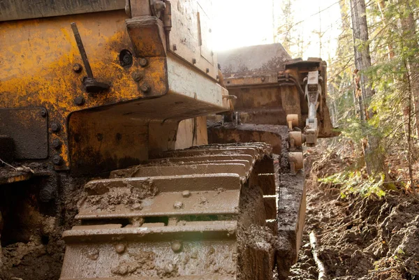 Large Bulldozer Pulling Truck Out Mud — Stock Photo, Image