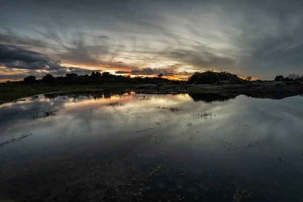 Una Hermosa Puesta Sol Área Natural Los Barruecos Extremadura España — Foto de Stock