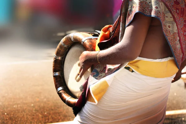 Hindu Drum Player Playing Drum — Stock Photo, Image