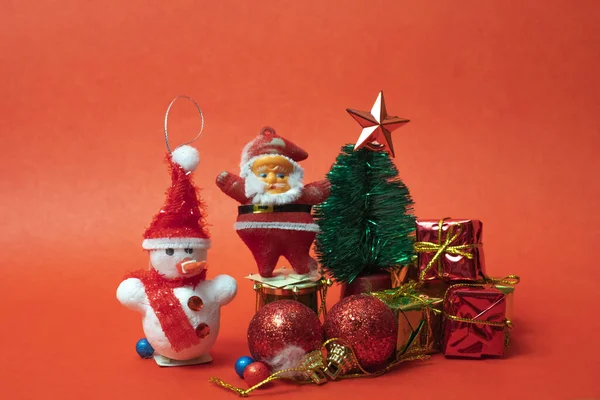 Коллаж Украшений Ёлки Миниатюра Санта Клауса Ёлкой Подарками Счастливого Рождества — стоковое фото