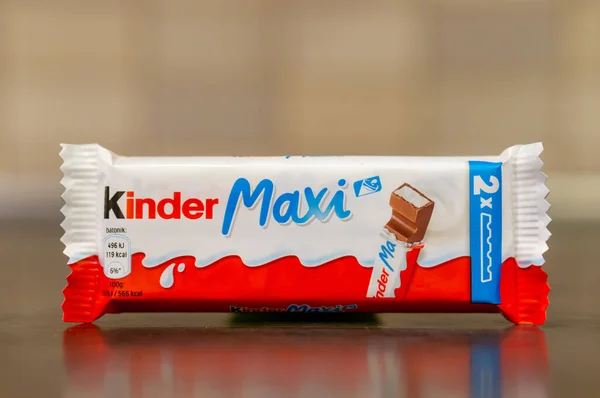 Pozn Polónia Dezembro 2020 Barras Chocolate Kinder Maxi Embaladas Papel — Fotografia de Stock