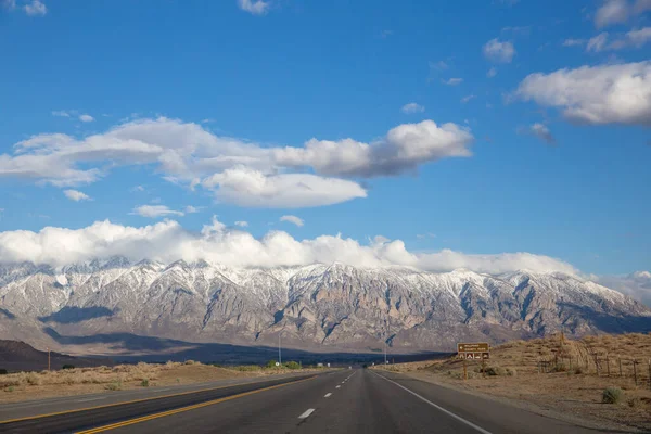 Eine Schöne Aufnahme Von Bergen Der Sierra Nevada Kalifornien — Stockfoto