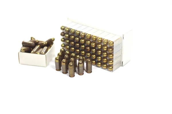Tiro Isolado Cartucho Nove Calibres Pistola Guerra Militar Fundo Branco — Fotografia de Stock