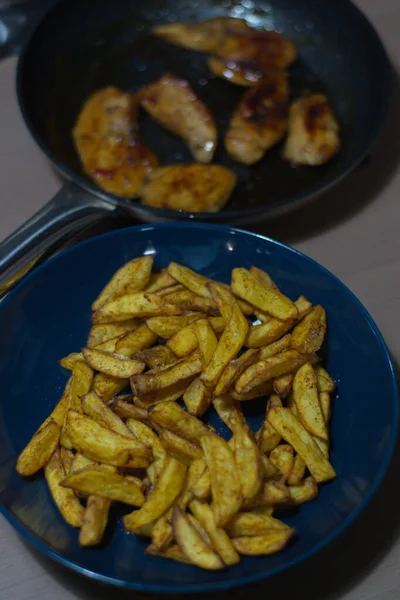 Een Hoge Hoek Shot Van Een Smakelijke Zelfgemaakte Frites Een — Stockfoto