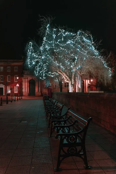Northampton Großbritannien Bei Nacht Weithin Sichtbare Bänke Und Beleuchtete Tresore — Stockfoto