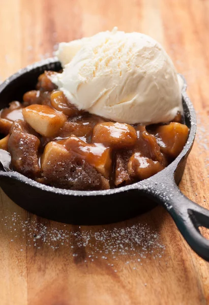 Vanilla Ice Cream Baked Apple Dessert — Stock Photo, Image