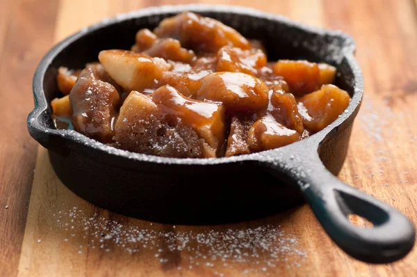 Dessert Aux Pommes Cuit Dans Une Poêle Fonte — Photo