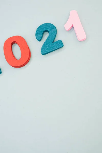 Πολύχρωμοι Ξύλινοι Αριθμοί 021 Απομονώνονται Λευκό Φόντο Έννοια Νέου Έτους — Φωτογραφία Αρχείου