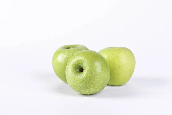 Horní Pohled Detailní Záběr Zelených Jablek Izolovaných Bílém Pozadí — Stock fotografie