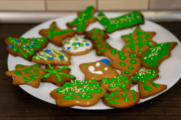 Enfoque Selectivo Lindo Decorado Galletas Jengibre Navidad —  Fotos de Stock