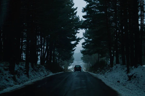 Beautiful Shot Car Running Middle Road Winter Season — Stock Photo, Image