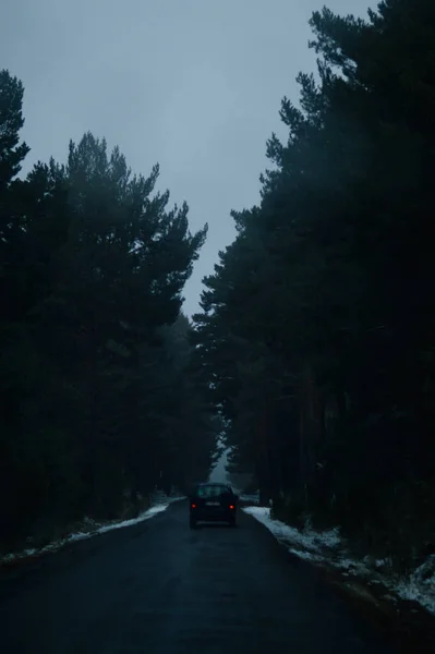 Vertical Shot Car Running Middle Road Winter Season — Stock Photo, Image