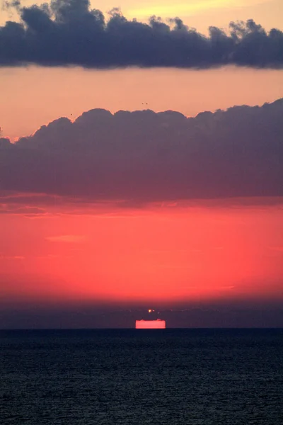 Shot Picturesque Cloudscape Scenic Pink Sundown Sea — Stock Photo, Image