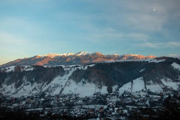 Tiro Hipnotizante Das Landscpaes Naturais Cobertas Neve Dia Frio Inverno — Fotografia de Stock