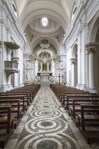 Pionowe Ujęcie Wnętrza Katedry Civita Castellana — Zdjęcie stockowe