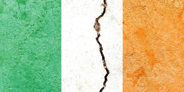 Una Bandiera Irlandese Muro Rotto Politica Guerra Concetto Conflitto — Foto Stock