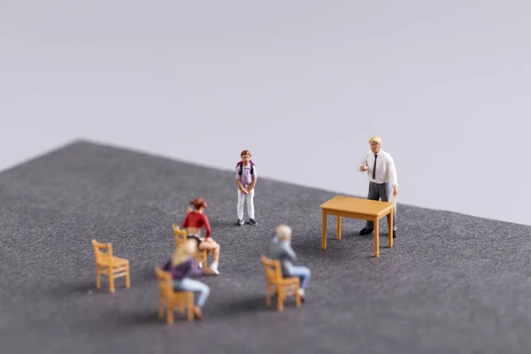 Les Sculptures Miniatures Étudiants Dans Une Salle Classe — Photo