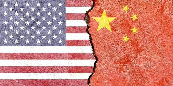 American Chinese Flag Cracked Wall Politics War Conflict Concept — Stock Photo, Image