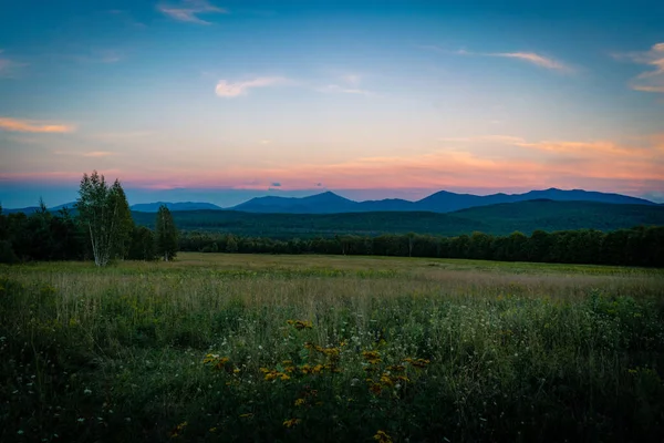 Lake Saranac Estados Unidos Setembro 2020 Sol Põe Sobre Montanhas — Fotografia de Stock