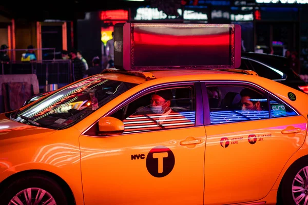 New York United States Oct 2020 Taxichaufför Och Passagerare Bär — Stockfoto