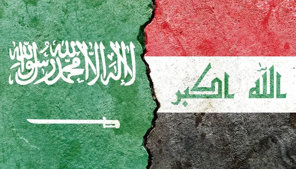 Saudiarabisk Och Irak Flagga Sprucken Vägg Politik Krig Konflikt Koncept — Stockfoto