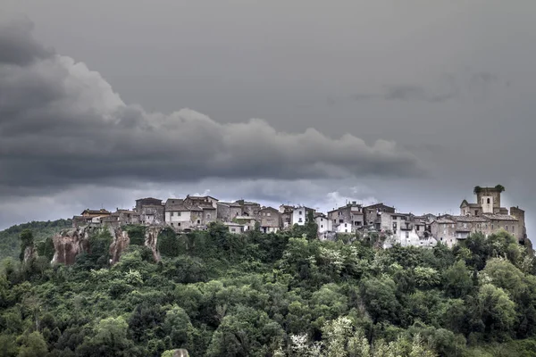 山の上のムニャーノの古い城と都市 ラツィオ イタリア ヨーロッパ — ストック写真
