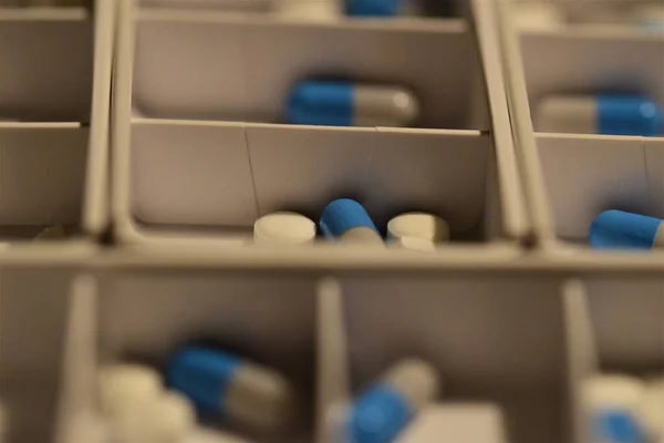 Kapszulák Tabletták Szelektív Fókusza Gyógyszerdobozban — Stock Fotó