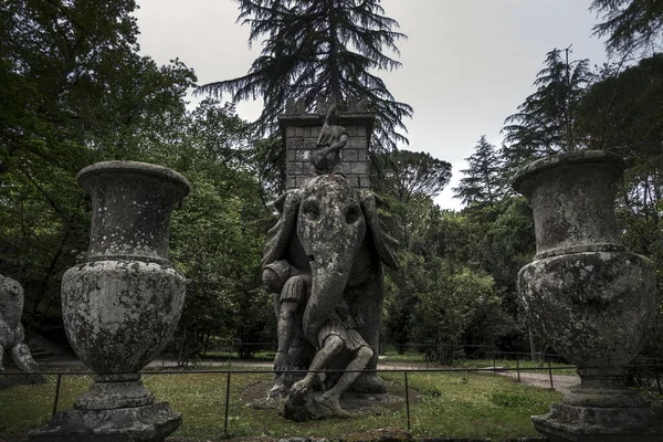 ボマルツォ ヴィテルボ ラツィオ イタリアの サクロ ボスコ 公園と庭園 — ストック写真