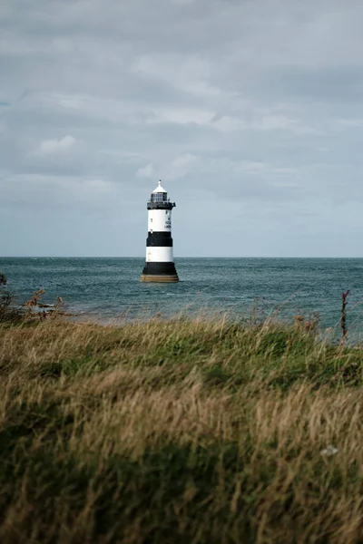 Vertikal Bild Fyr Havet Wales — Stockfoto