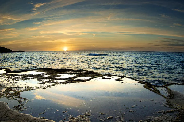 Una Vista Fascinante Puesta Sol Sobre Mar — Foto de Stock