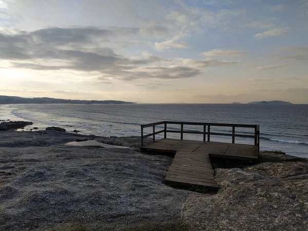 Primo Piano Una Spiaggia Sabbiosa Sotto Cielo Nuvoloso Tramonto — Foto Stock