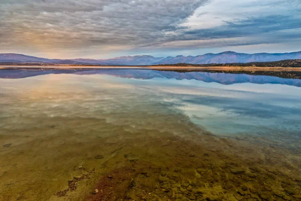 Sebuah Pemandangan Memesona Dari Reservoir Gabriel Galan Caceres Spanyol — Stok Foto