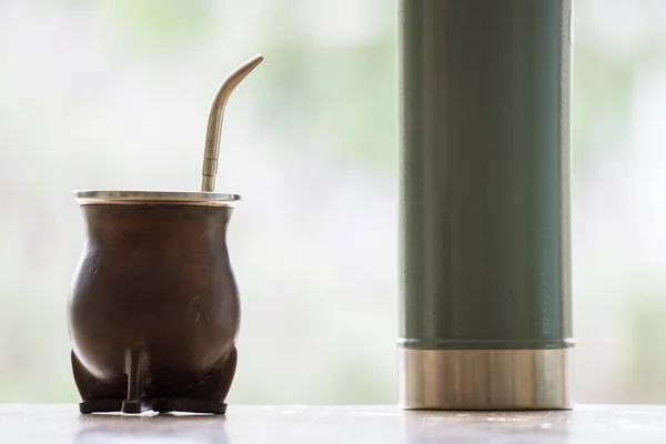 Toma Selectiva Una Taza Mate Calabaza Con Paja Infusión Yerba —  Fotos de Stock