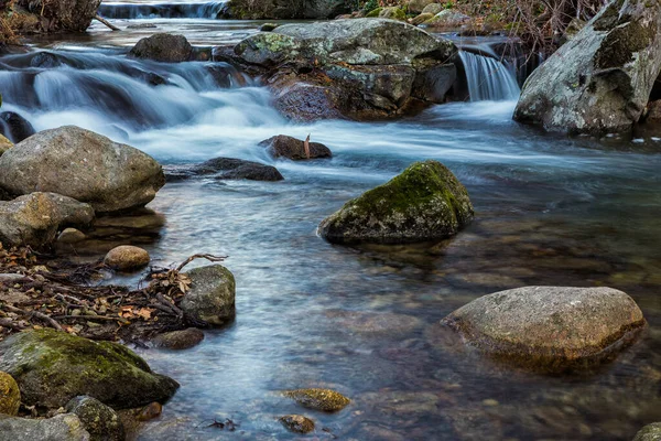 Une Belle Vue Sur Fleuve Avec Des Rochers Estrémadure Espagne — Photo