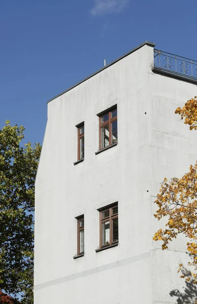 Вертикальний Знімок Білого Житлового Будинку Бремені Німеччина — стокове фото